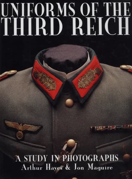 Uniforms of the Third Reich - A Study in Photographs，原书图像